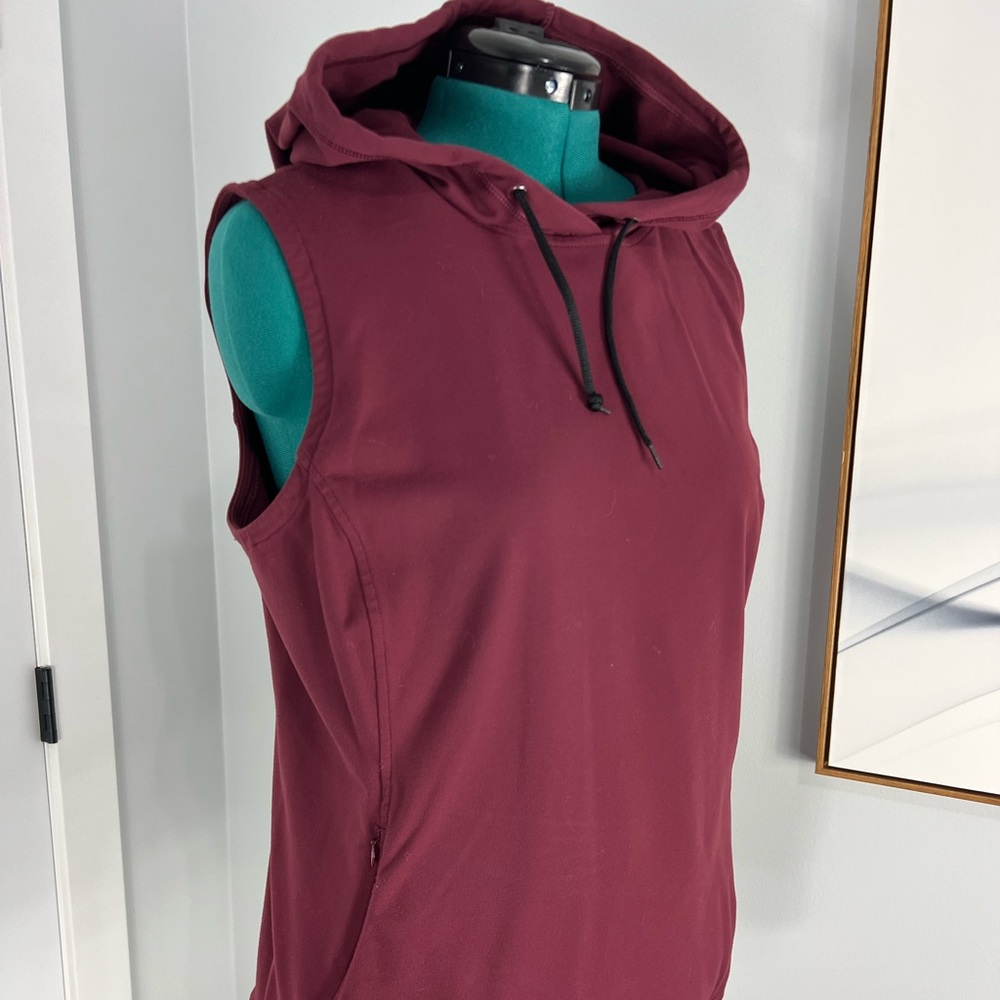NoGA Hooded Vest